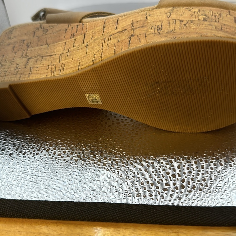 Sandals lightly use CL laundry. Size 7 medium. Wedge heel is 3 inches.​​​ - Picture 7 of 9